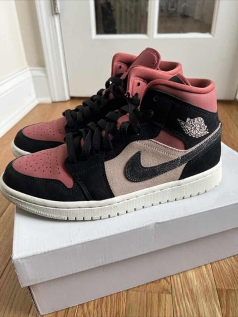Women’s Jordan 1 Mid